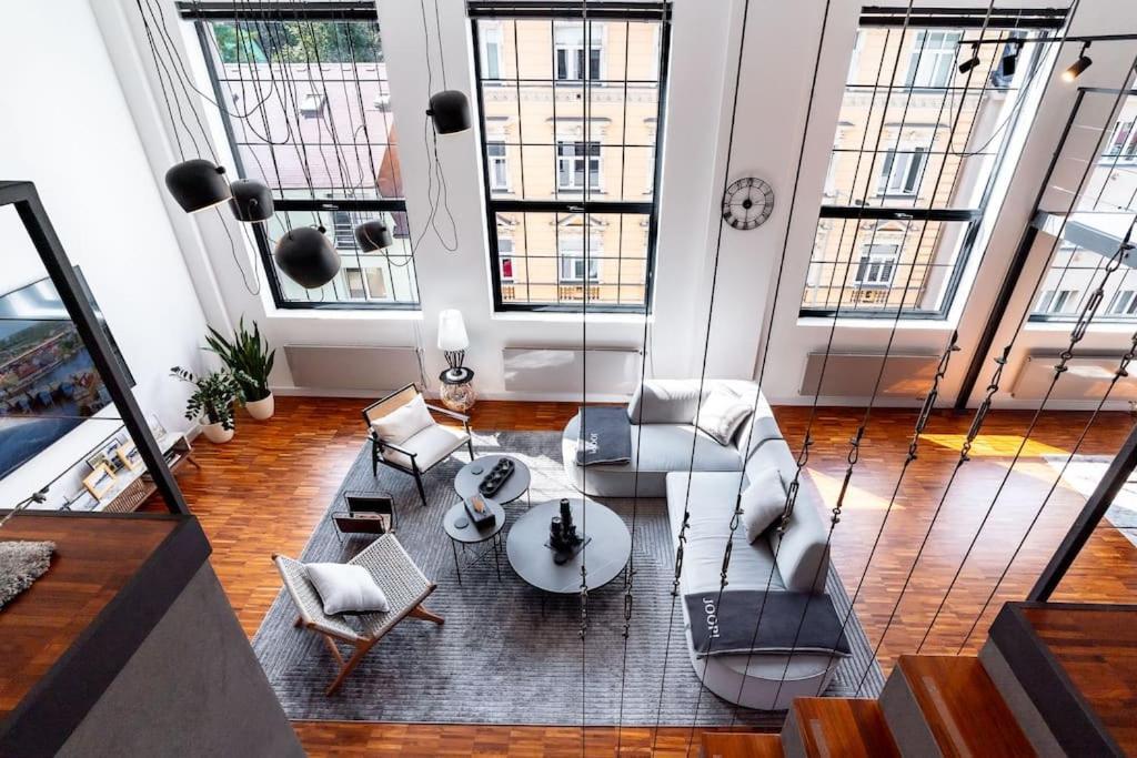 The Factory Loft Prague Apartment Exterior photo
